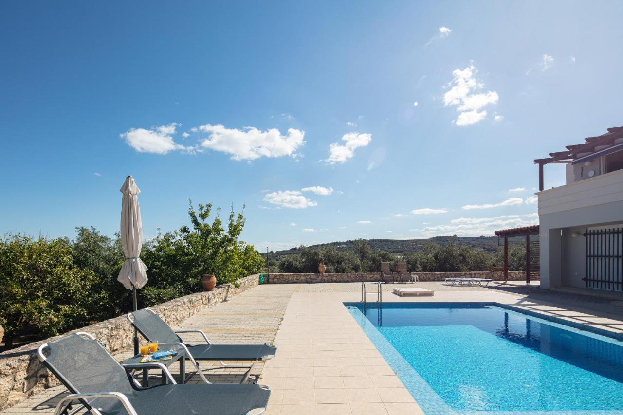 Greek Sky - New Modern Apartment With Shared Pool Tavronitis Екстериор снимка
