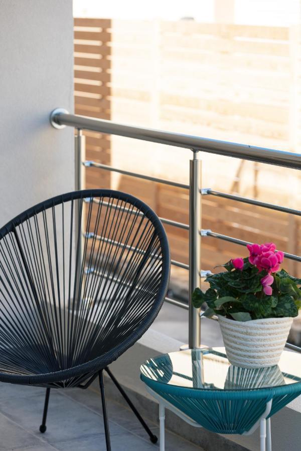 Greek Sky - New Modern Apartment With Shared Pool Tavronitis Екстериор снимка