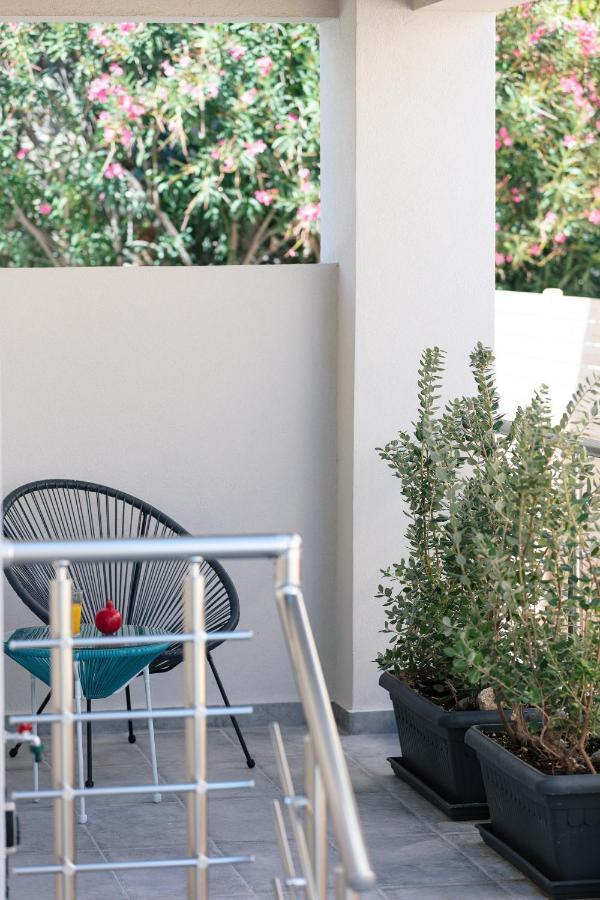 Greek Sky - New Modern Apartment With Shared Pool Tavronitis Екстериор снимка