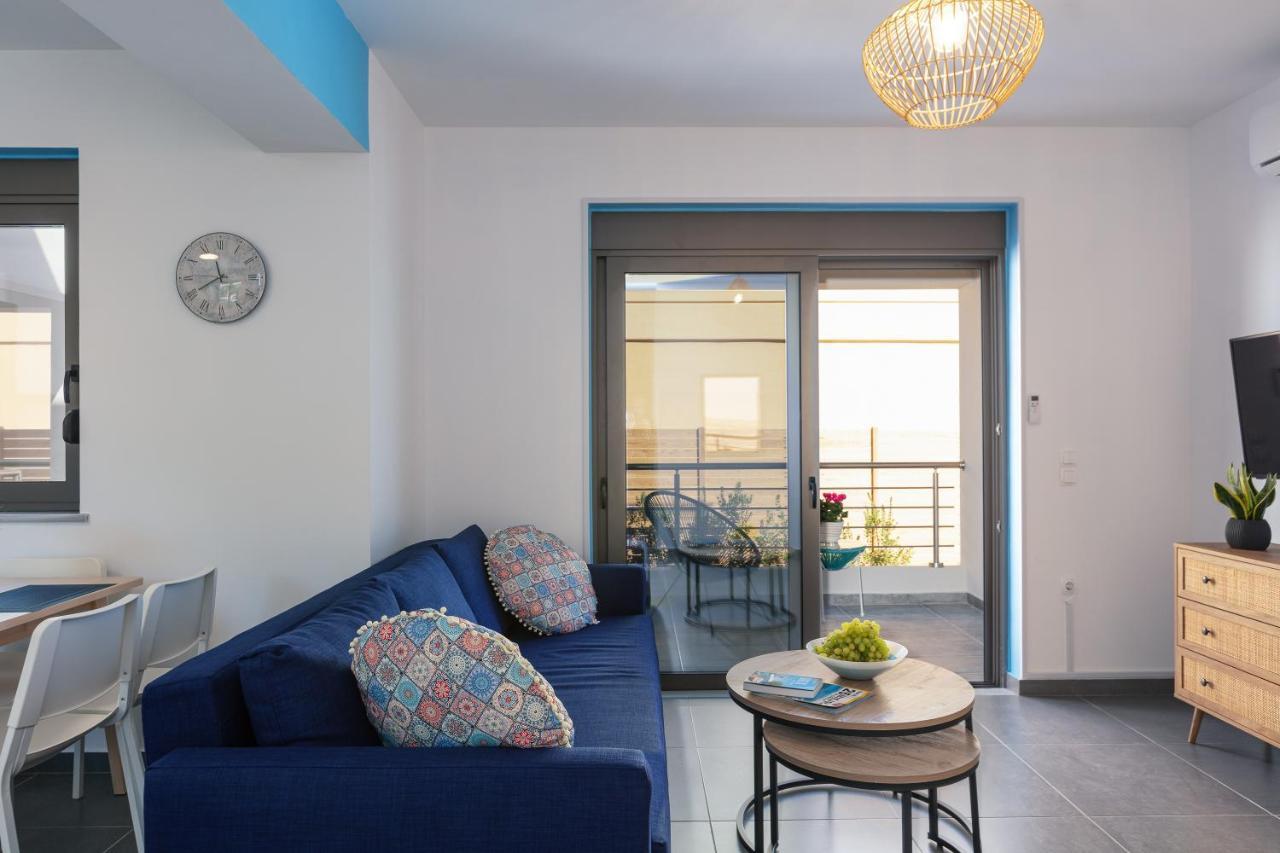 Greek Sky - New Modern Apartment With Shared Pool Tavronitis Екстериор снимка