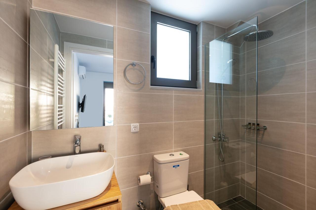 Greek Sky - New Modern Apartment With Shared Pool Tavronitis Екстериор снимка