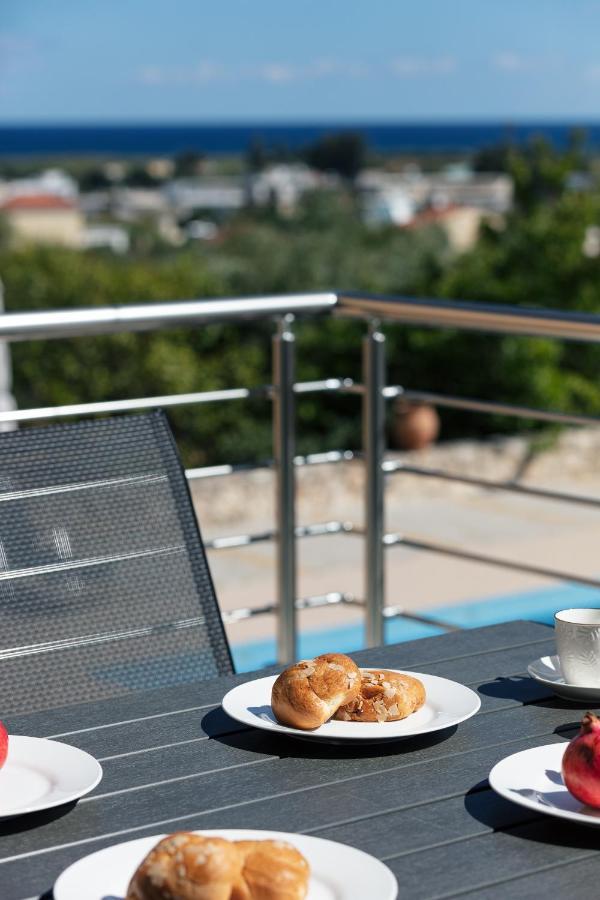 Greek Sky - New Modern Apartment With Shared Pool Tavronitis Екстериор снимка