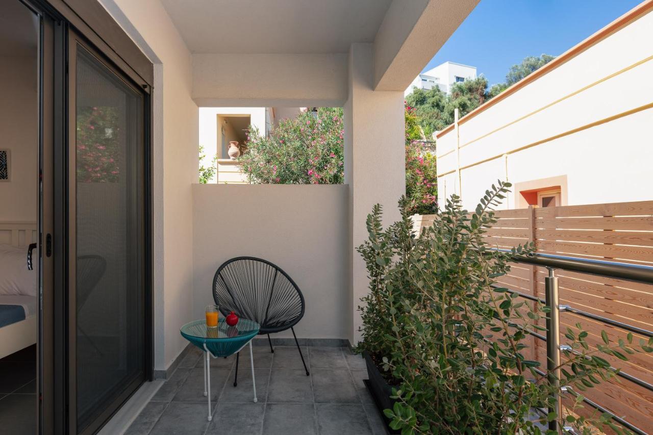 Greek Sky - New Modern Apartment With Shared Pool Tavronitis Екстериор снимка